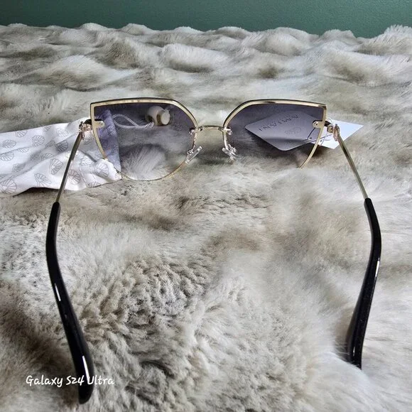 Sunglasses by AMAINI - Picture 4 of 5